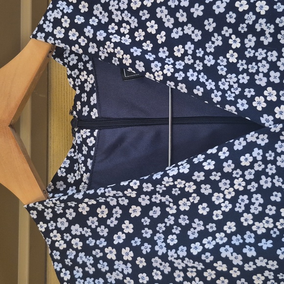 Jessica Howard Navy Sleeveless Zip Closure Back Dress White Floral Daisies 14P - Picture 3 of 12